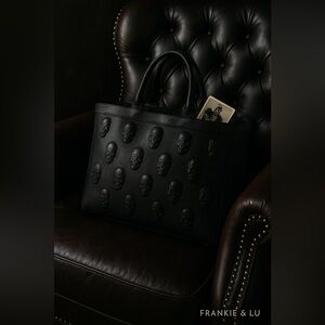 IO PELLE Italian X Large 3D Skull Leather Weekender Tote Bag Black NWT R…​​​